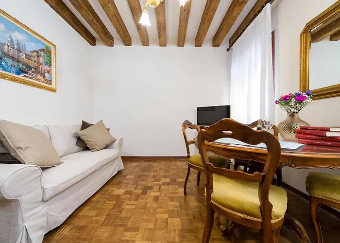 At 2 Minutes From San Marco Square